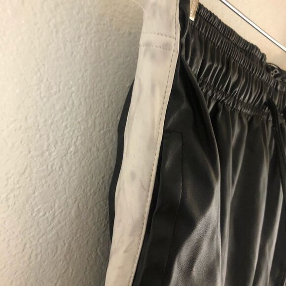 Boohoo Faux Leather Sports Stripe Panel Pants size 8 - Picture 7 of 8